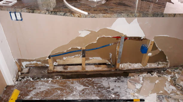 Best Water damage restoration specialists  in Long Beach, NY